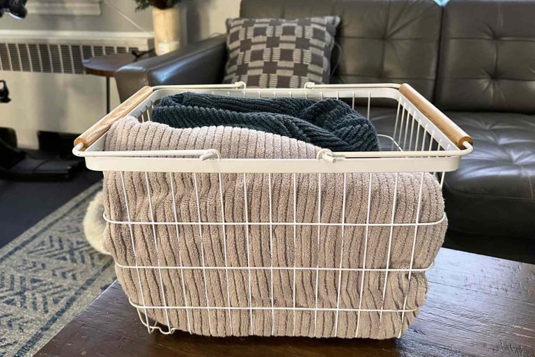 5 Best Laundry Basket for Wet Towels [In 2025]
