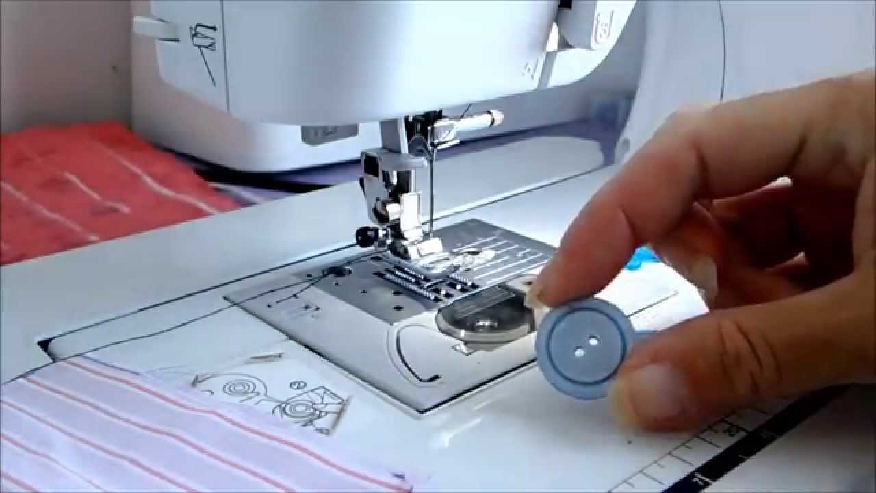 How to Sew Buttons With a Sewing Machine